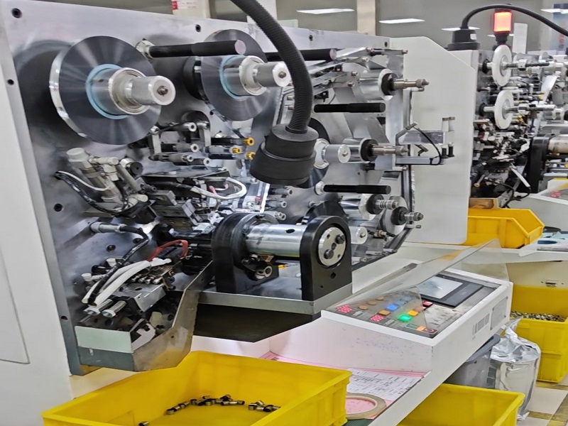 Za kulisami: 10-etapowa podróż po produkcji kondensatorów foliowych do zastosowań wymagających dużej mocy